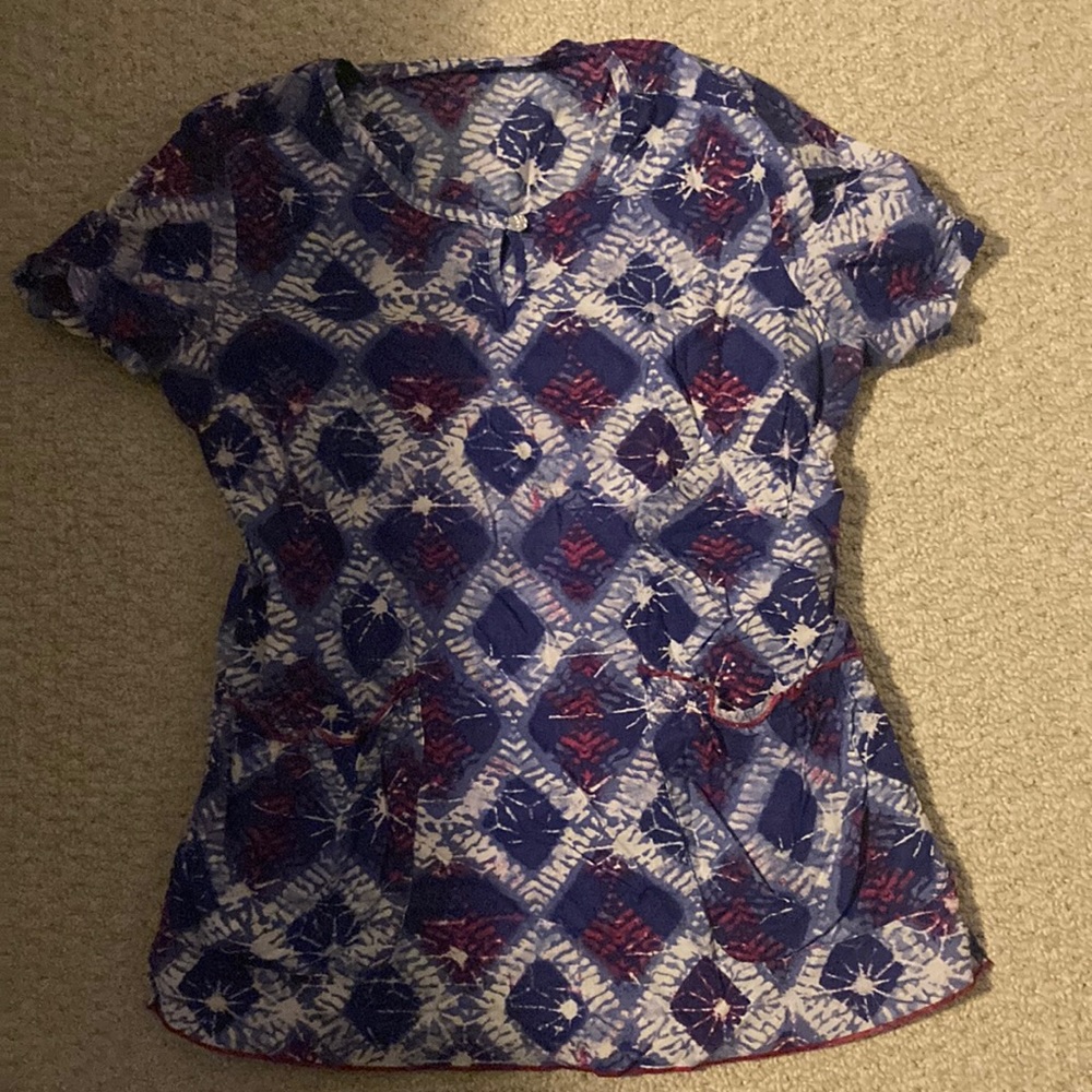 Scrub top